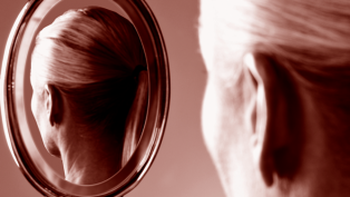 自以为是的英雄